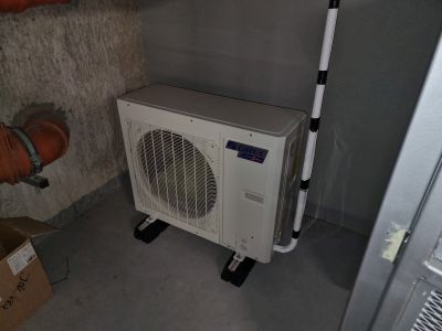 Klimatizace · Exteriér