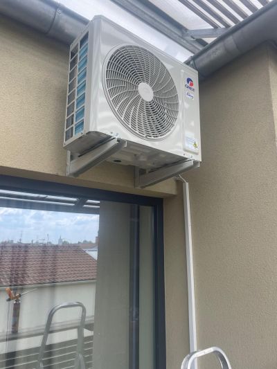 Klimatizace · Exteriér
